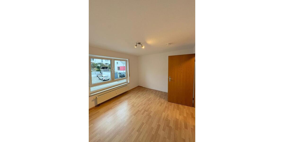 Etagenwohnung Pfullingen - 2 Zimmer, 61 m&sup2;, 870&euro; | Angebot:25752022