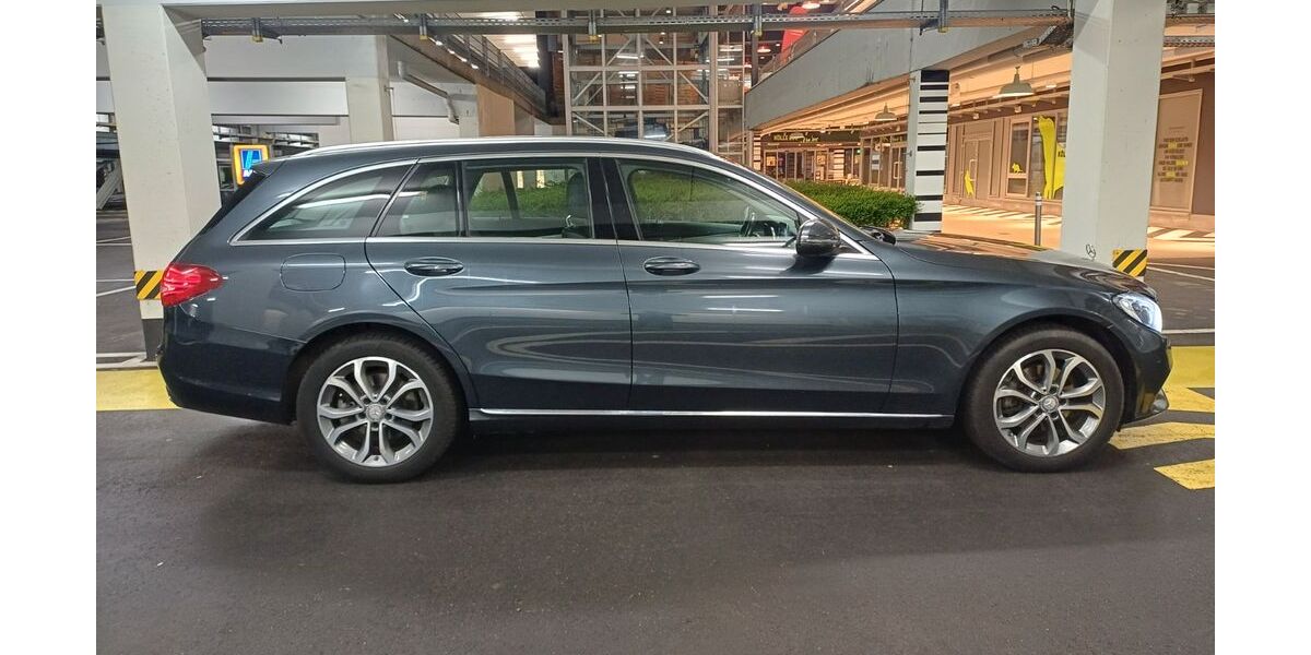 Mercedes-Benz C 220 250.000 km 12.900 &euro; Esslingen am Neckar 73733