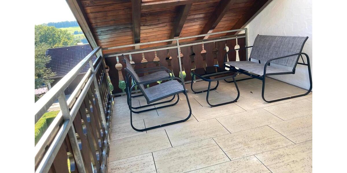 Dachgeschoßwohnung Reutlingen Altenburg - 3 Zimmer, 68 m&sup2;, 800&euro; | Angebot:26550324