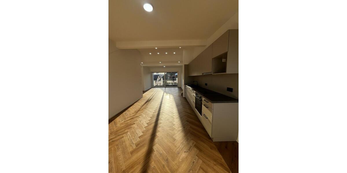 Dachgeschoßwohnung Nürtingen - 3 Zimmer, 100 m&sup2;, 1.480&euro; | Angebot:25867081