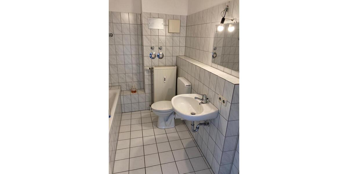 Dachgeschoßwohnung Reutlingen Altenburg - 3 Zimmer, 81 m&sup2;, 1.130&euro; | Angebot:26660149