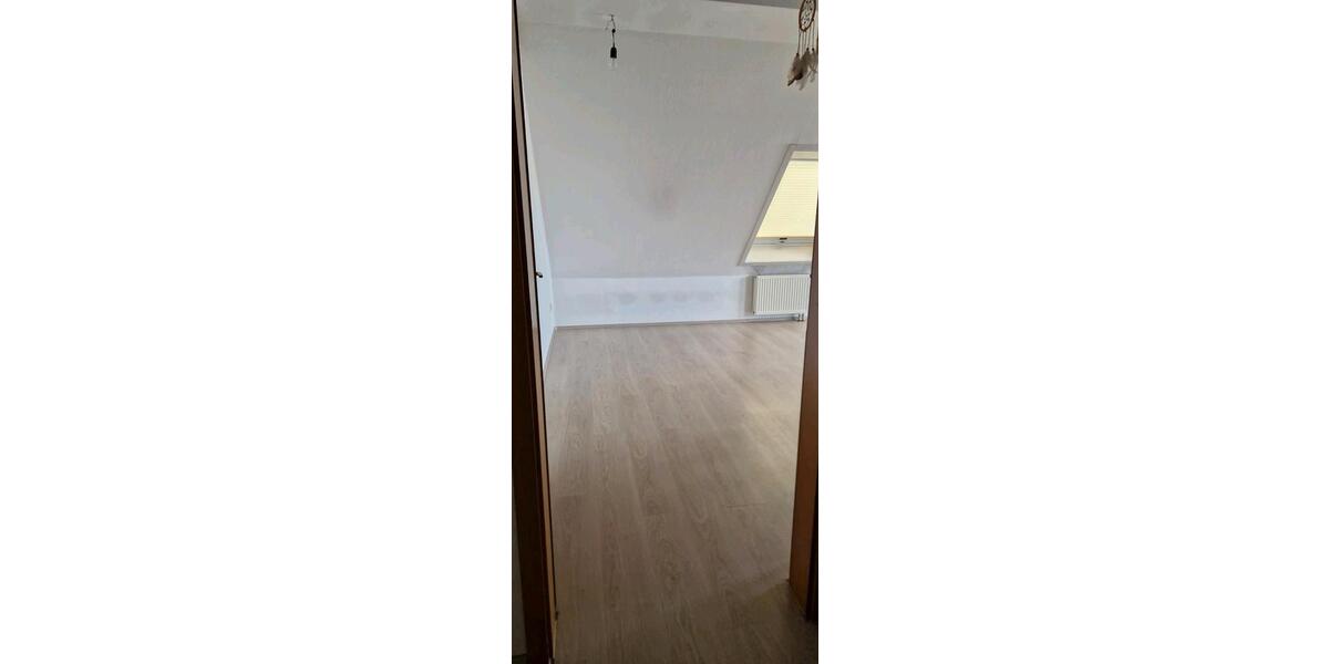 Dachgeschoßwohnung Ehningen - 3 Zimmer, 83 m&sup2;, 375.000&euro; | Angebot:25308752