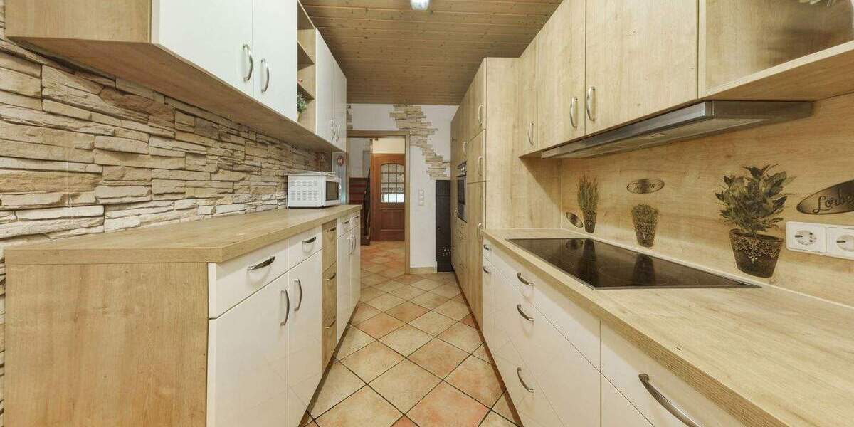 Einfamilienhaus Dettingen an der Erms - 8 Zimmer, 218 m&sup2;, 415.000&euro; | Angebot:25801626