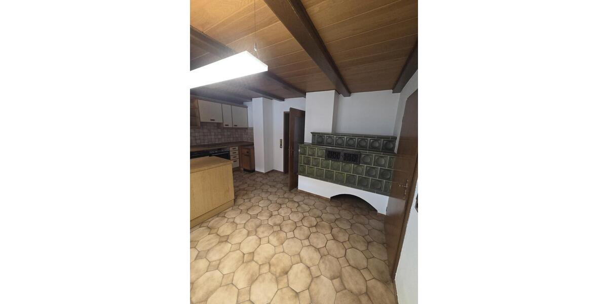 Doppelhaushälfte Gammertingen - 4 Zimmer, 180 m&sup2;, 1.300&euro; | Angebot:26043136