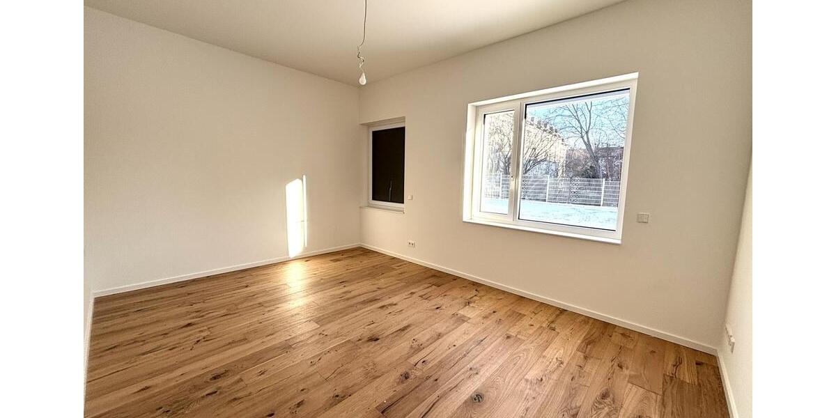 Erdgeschoßwohnung Sindelfingen - 2 Zimmer, 89 m&sup2;, 1.280&euro; | Angebot:25854092