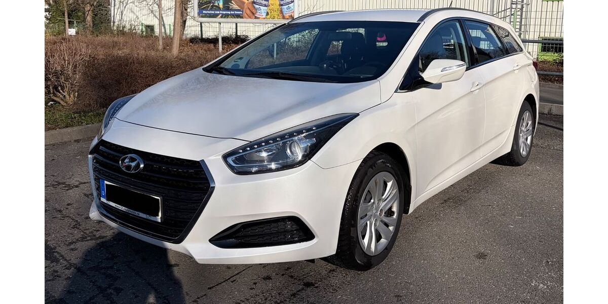 Hyundai i40 158.000 km 8.200 &euro; Pfullingen 72793