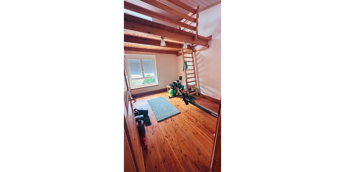 Doppelhaushälfte Erkenbrechtsweiler - 6.5 Zimmer, 155 m&sup2;, 1.700&euro; | Angebot:27617772