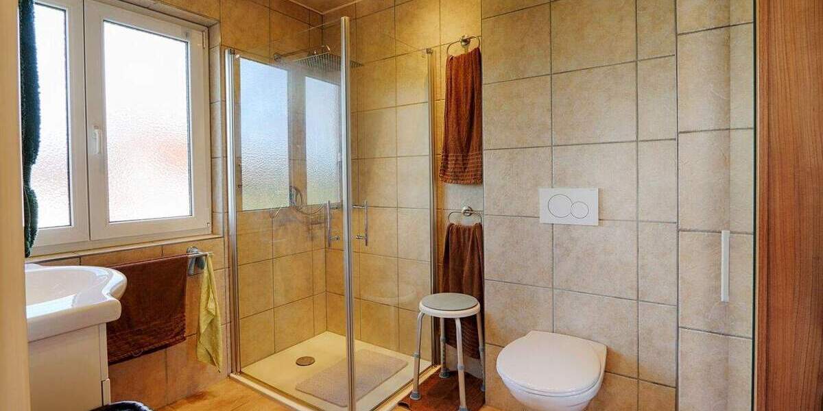 Mehrfamilienhaus, Wohnhaus Sonnenbühl Genkingen - 7 Zimmer, 148 m&sup2;, 690.000&euro; | Angebot:25770991