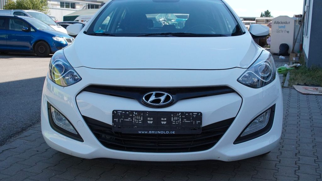 Hyundai i30 146.174 km 5.300 &euro; Reutlingen Oferdingen 72768