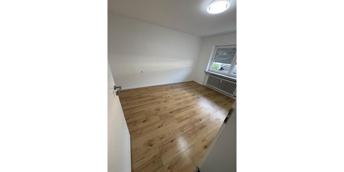 Erdgeschoßwohnung Ehningen - 4.5 Zimmer, 92 m&sup2;, 1.250&euro; | Angebot:27619211