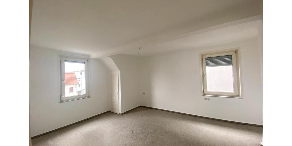 Dachgeschoßwohnung Metzingen - 3 Zimmer, 70 m&sup2;, 840&euro; | Angebot:25638357